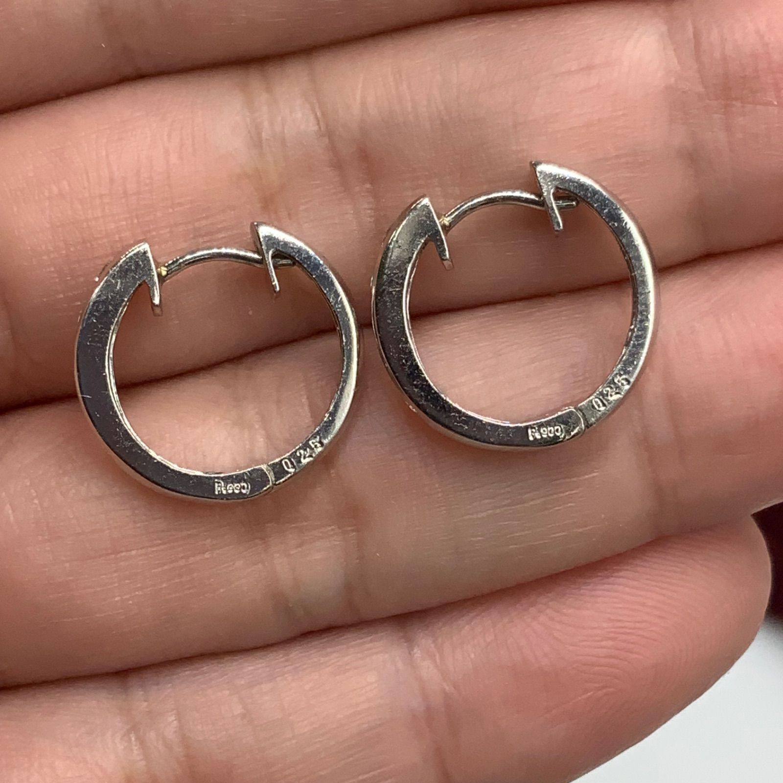 Pt900 ダイヤフープフープピアス 5.5g 0.25ct×2