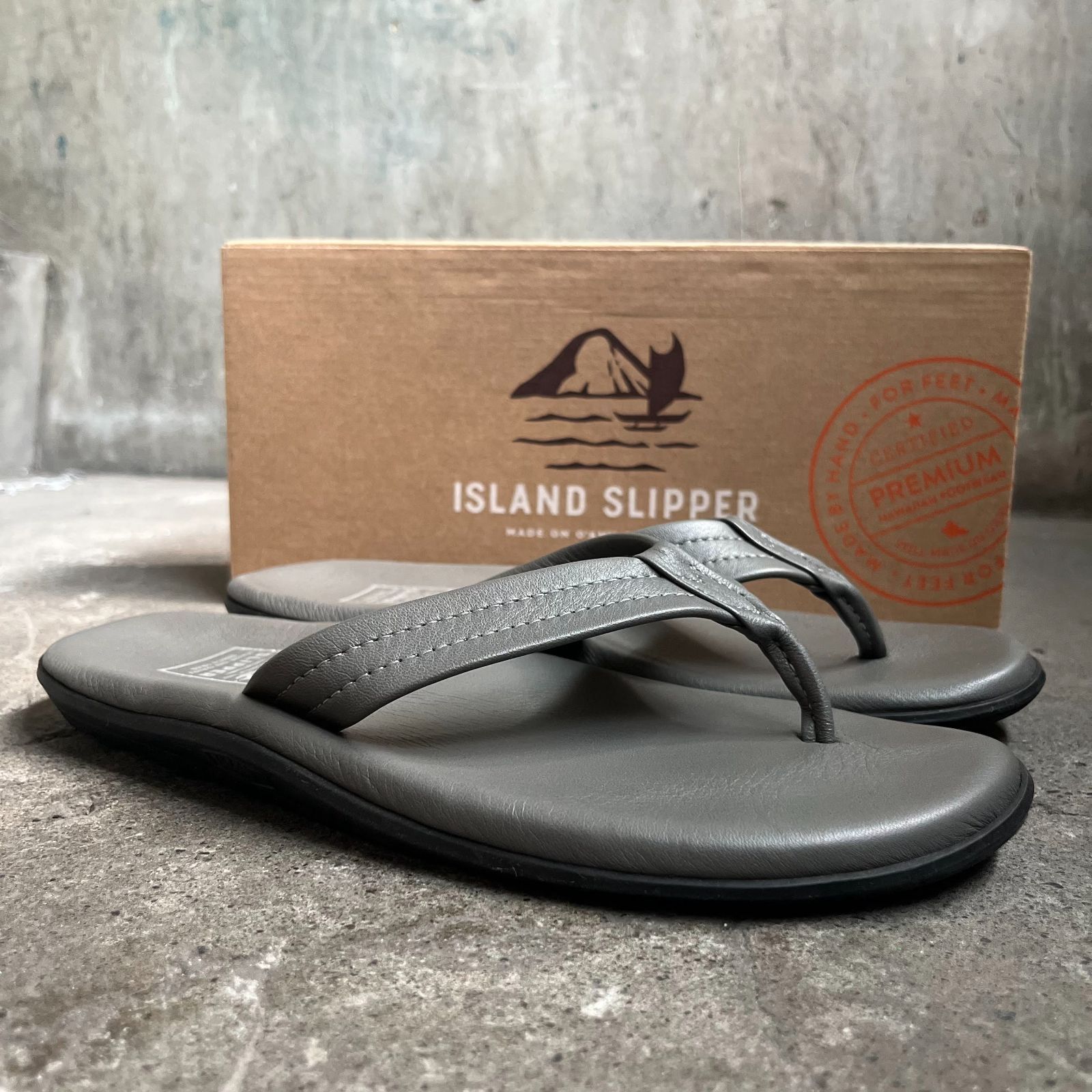 ISLAND SLIPPER