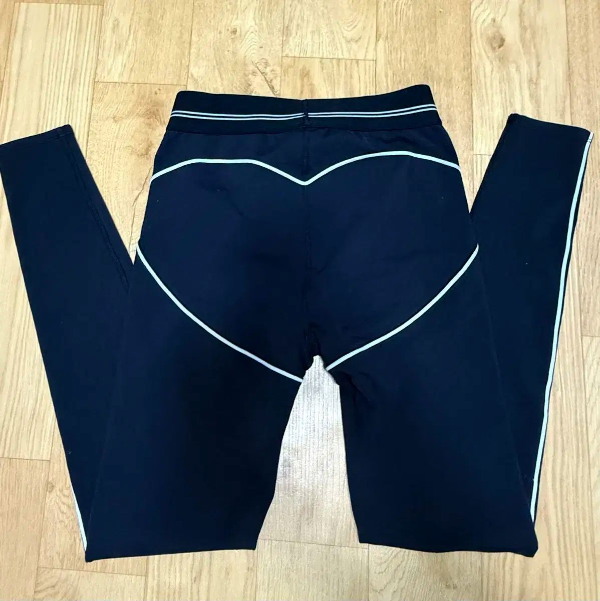 アロヨガ alo yoga 黒 レギンス S サイズ