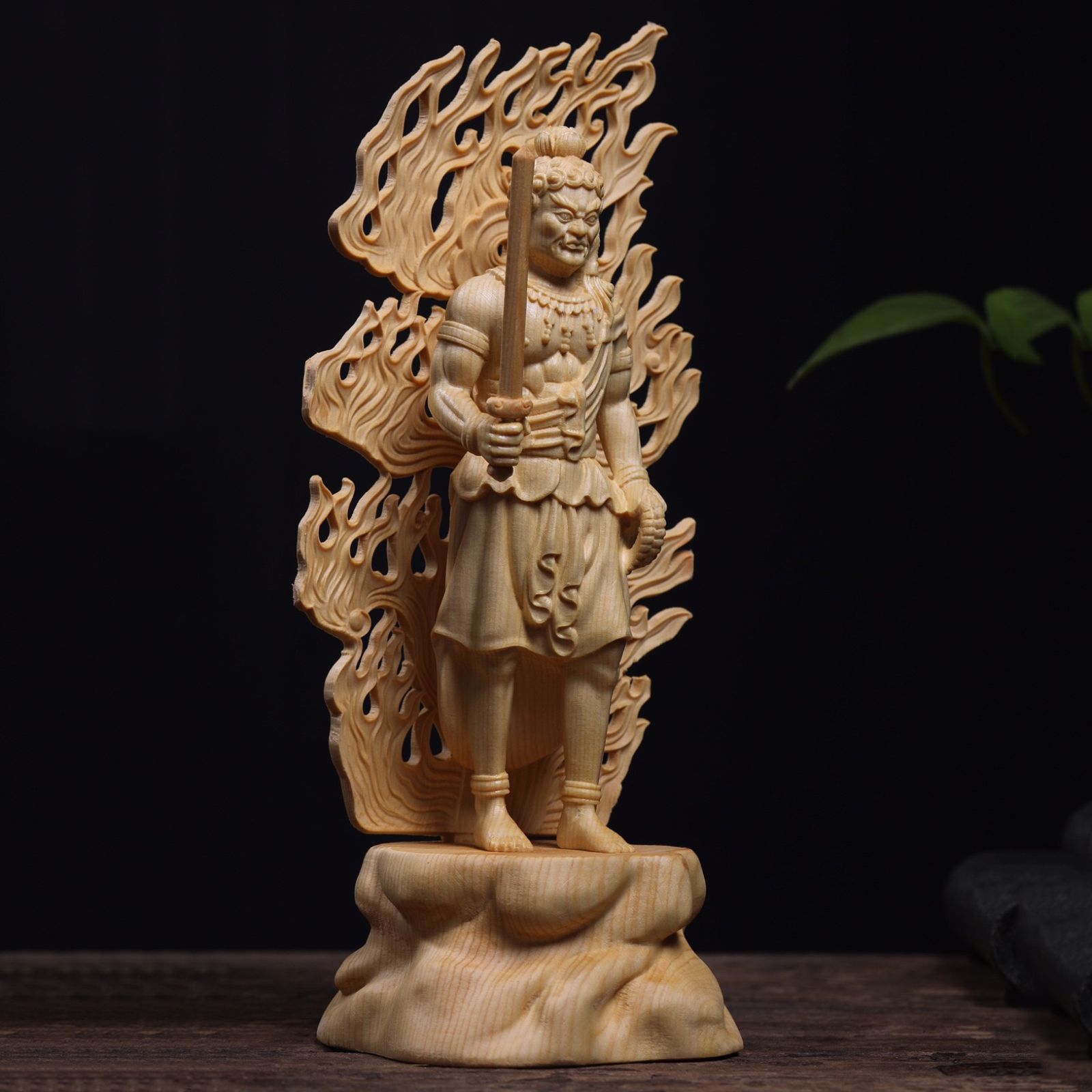 不動明王立像 檜木