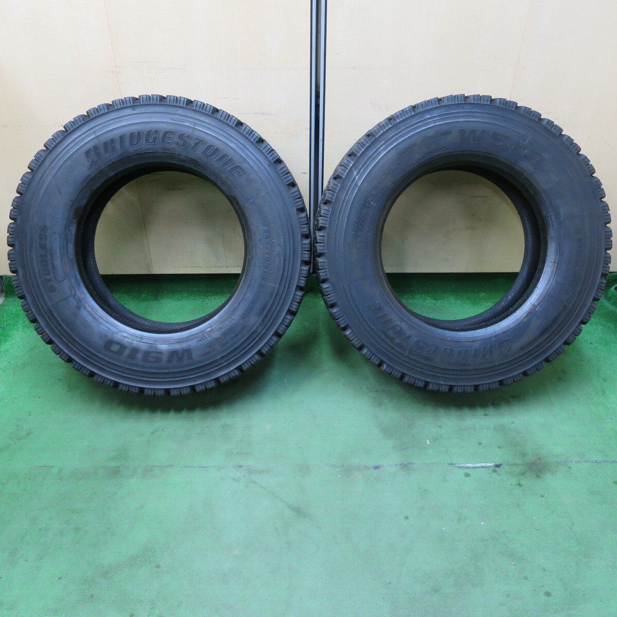 245/70R19.5 ブリヂストンR225 4本未使用長期保管品