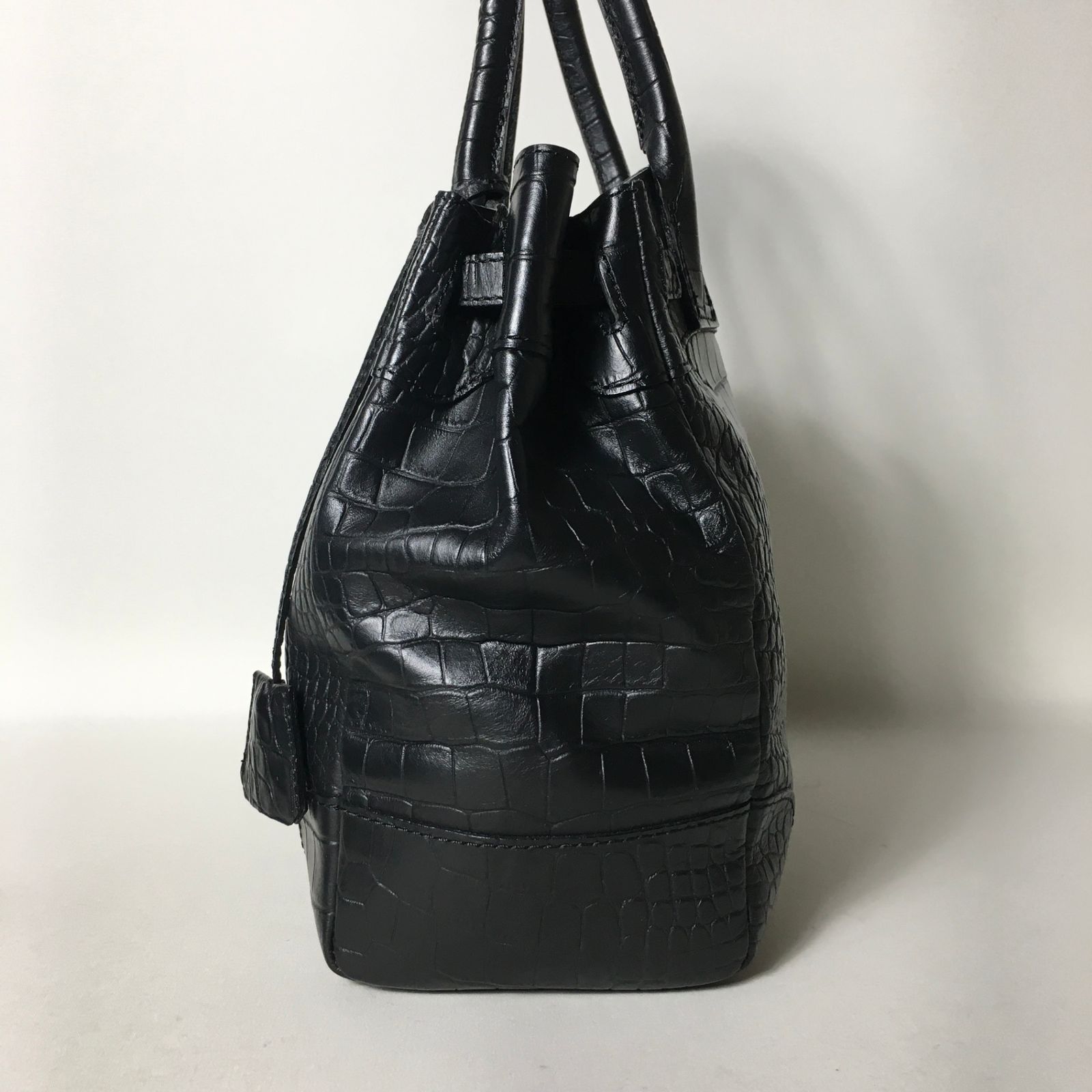 【美品】ADMJ カデナ 鍵付き クロコ レザー トートバッグ ハンドバッグ 黒 美品ADMJ カデナ 鍵付き クロコ レザー トートバッグ ハンドバッグ