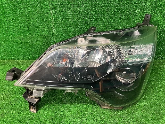 比較的綺麗　トヨタ　NSP140/141/145　スペイド　前期　左ヘッドライト　ハロゲン　52-260　B4　241026219