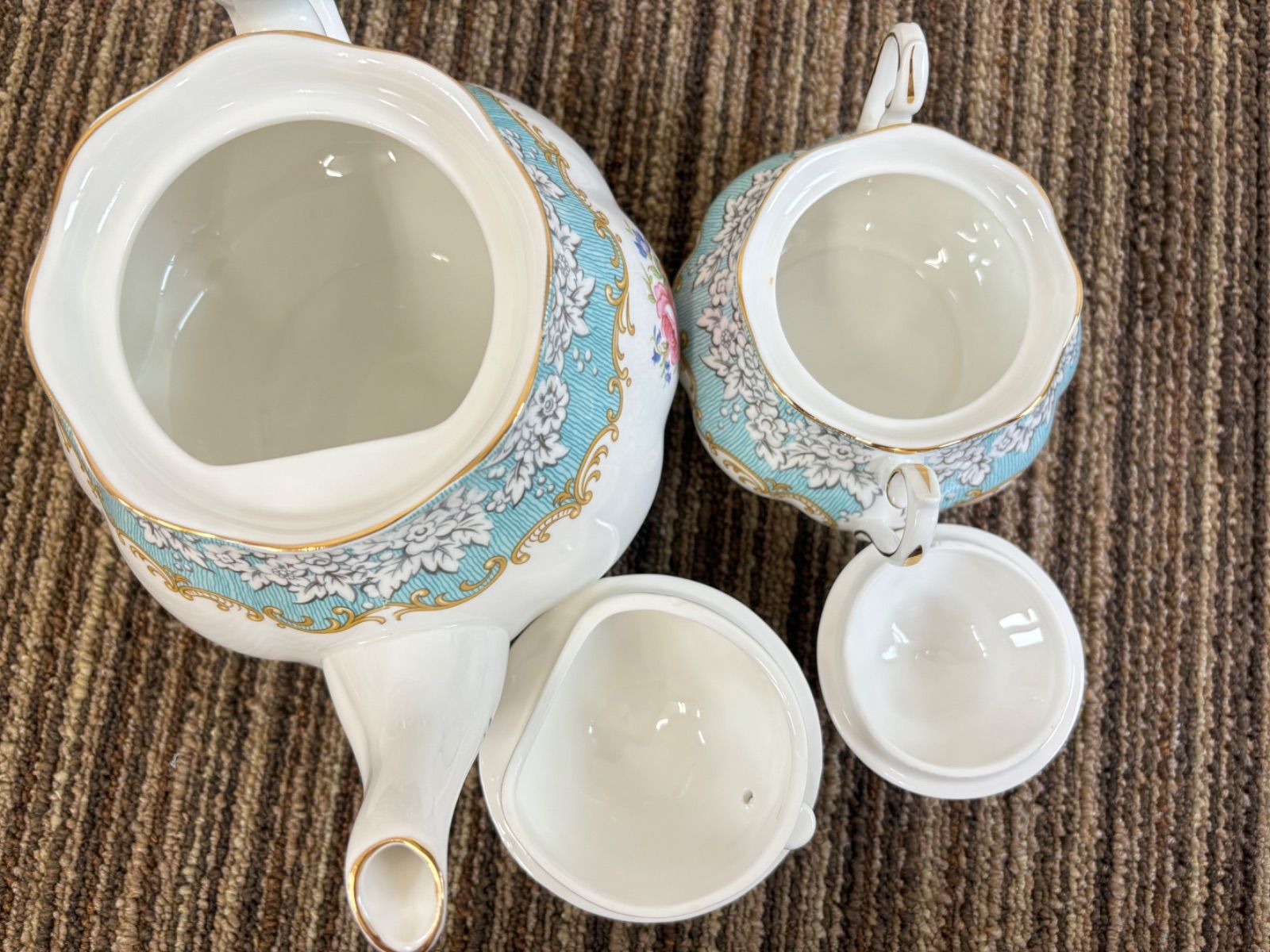 希少 ROYAL ALBERT ロイヤルアルバート エンチャントメント 