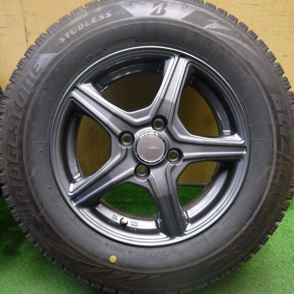 バリ溝！21年！キレイ！8.5分☆スタッドレス 185/70R14