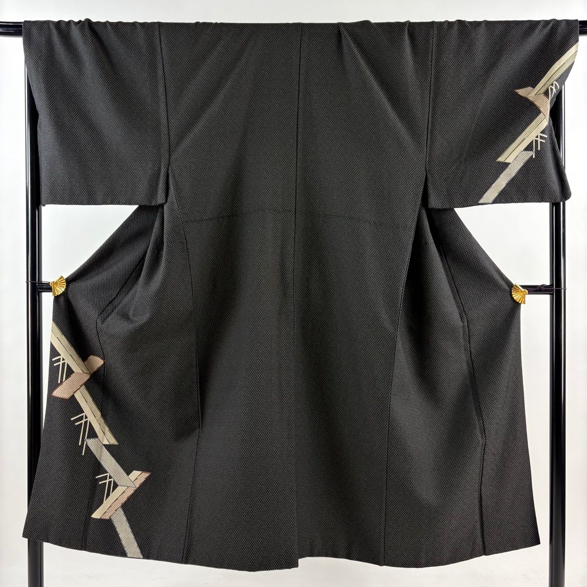 【vintage】翡翠　手彫り　中国刻印　金具　ペンダントトップ vintage】翡翠 手彫り 中国刻印 金具 ペンダントトップ 彫刻