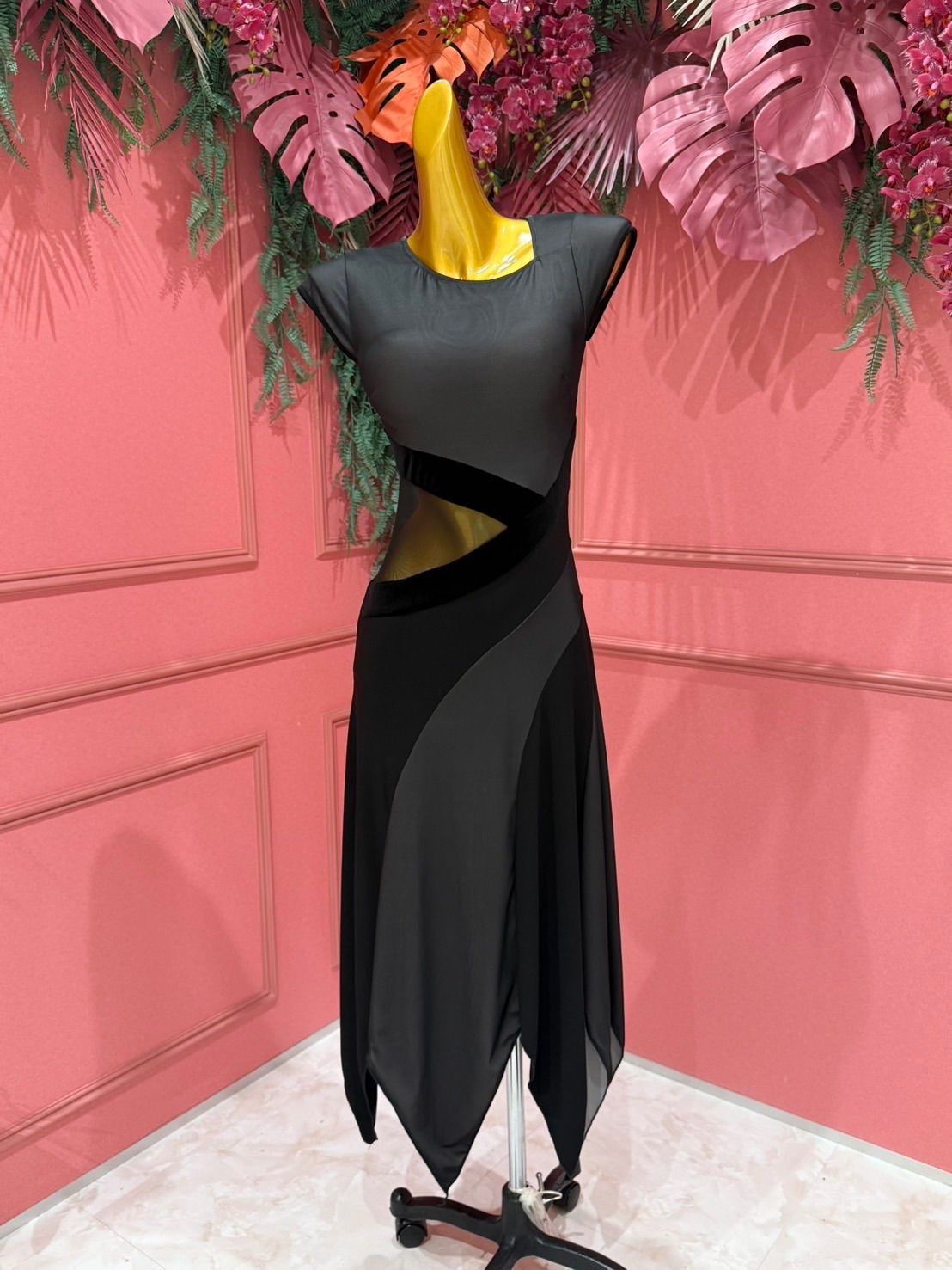 ラスト2点 社交ダンス gentil ジャンティ authentic 黒 ブラック トライアル ワンピース ラテン Mサイズ 242307011