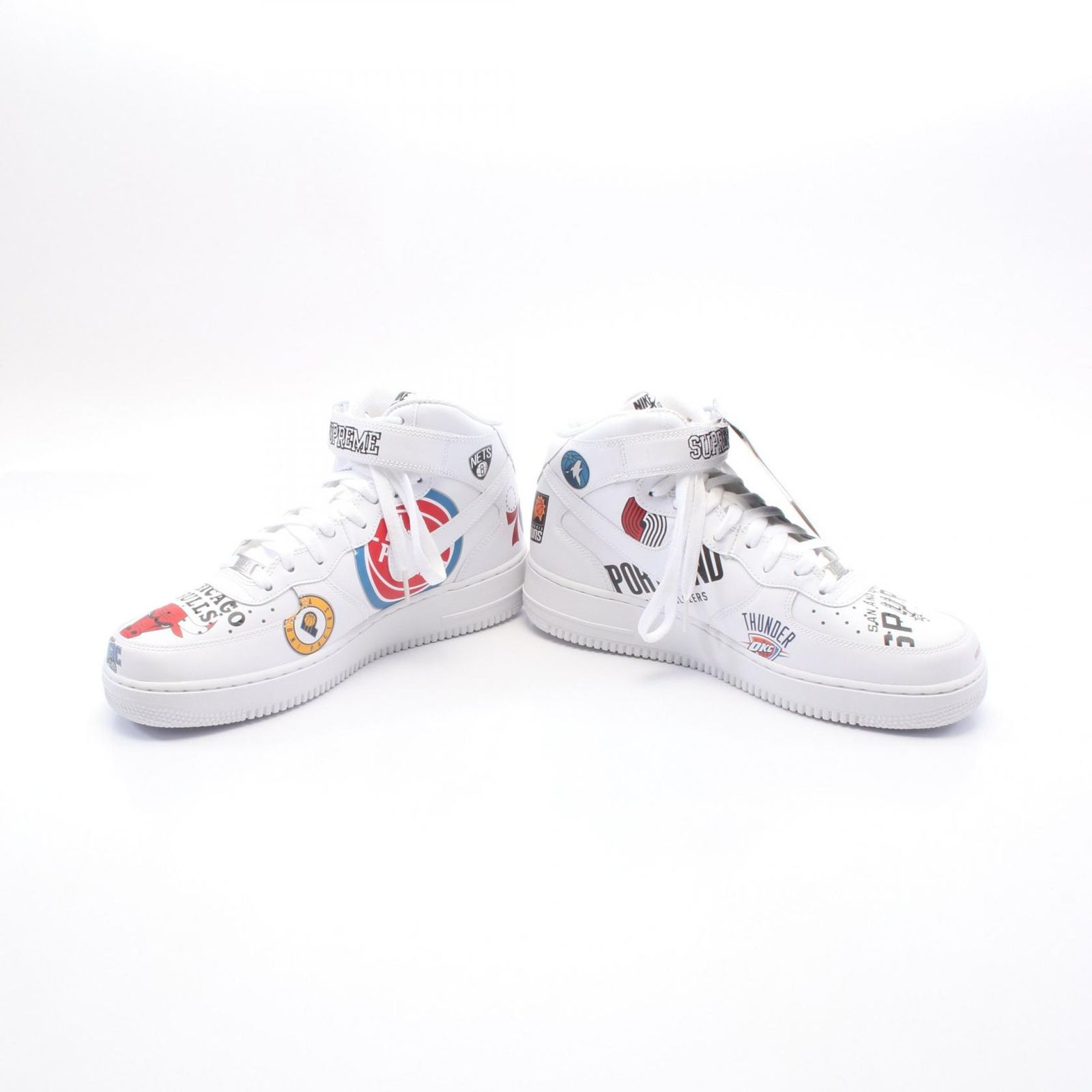 Supreme × Nike Air Force 1 Mid 