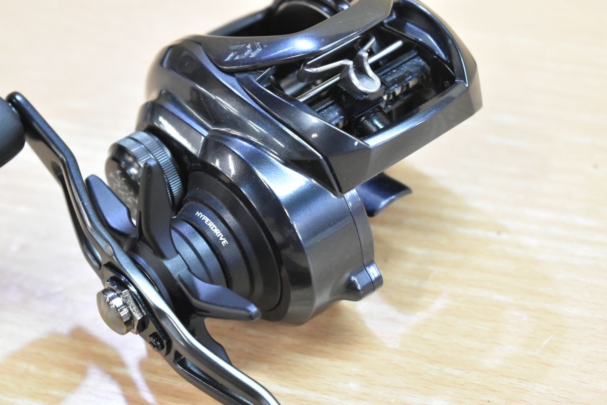 【美品】ダイワ TATULA TW 300XHL 左ハンドルリール ダイワ ベイトリール タトゥーラ TW 300XHL 2021年モデル (左巻)【即日