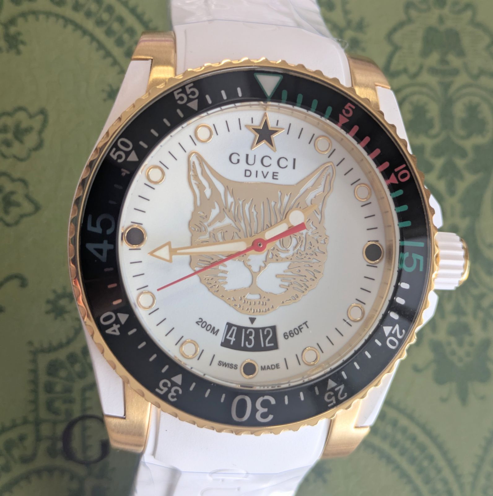 新品未使用 GUCCI グッチ 腕時計 Gタイムレス メンズ YA136322