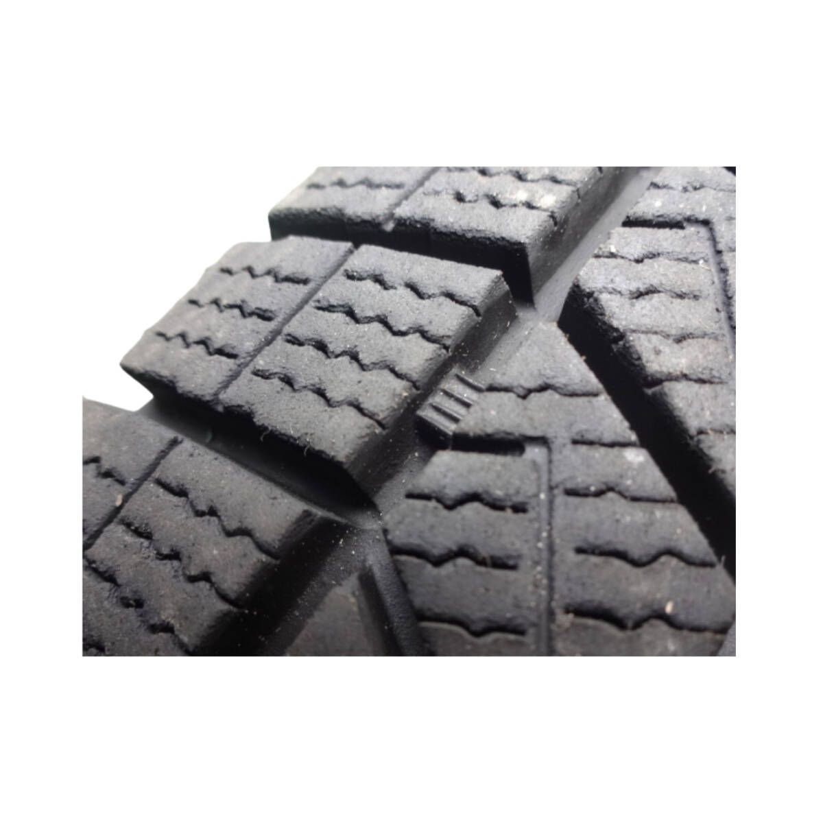 スタッドレス プリウス