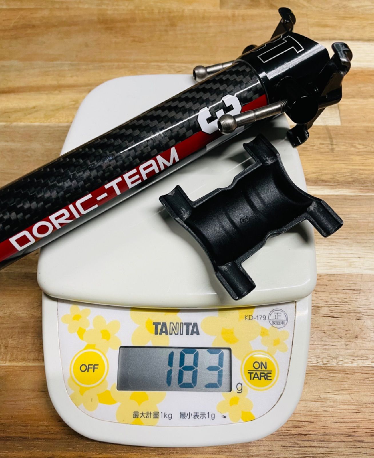 3T DORIC TEAMカーボンシートピラー 3T DORIC TEAMカーボンシートピラー
