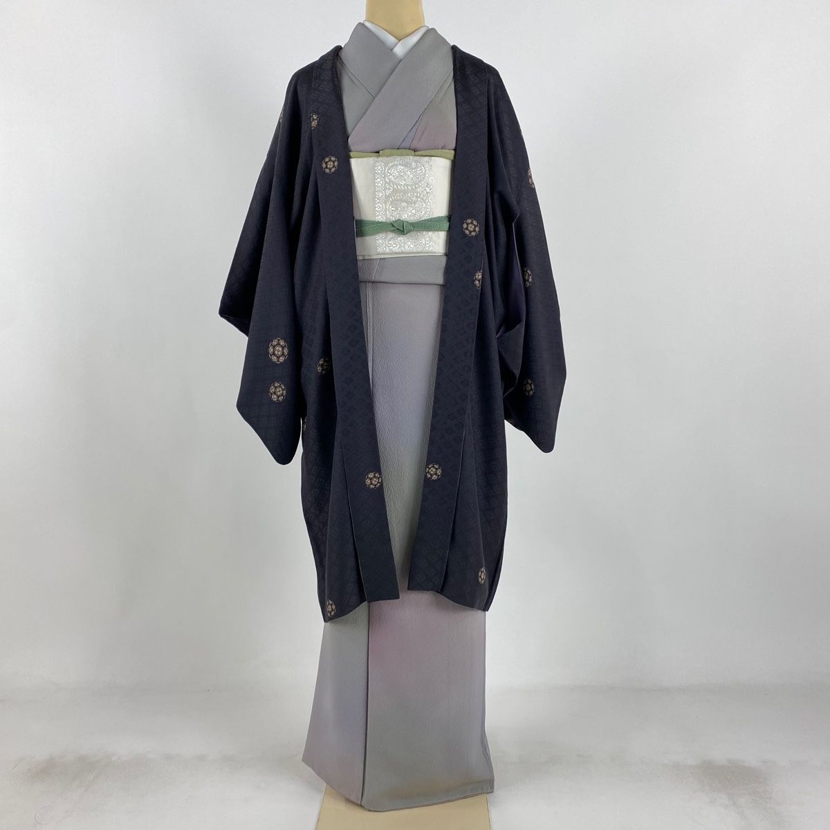 羽織 身丈99cm 裄丈63cm S 草花 丸文 黒灰 正絹