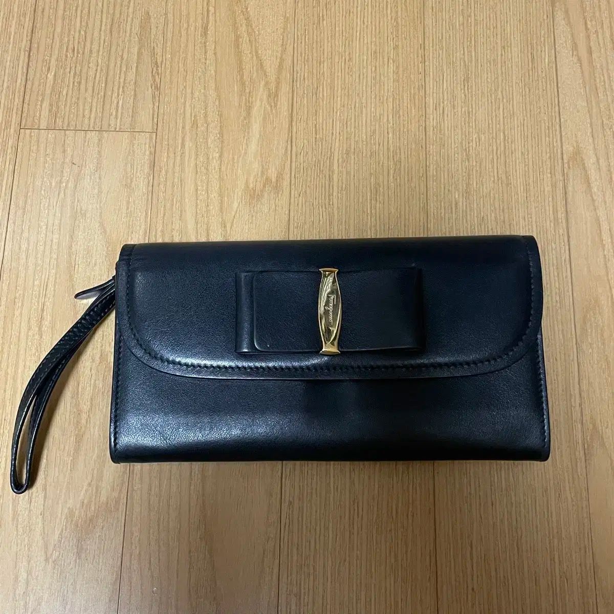 フェラガモ クラッチバッグ