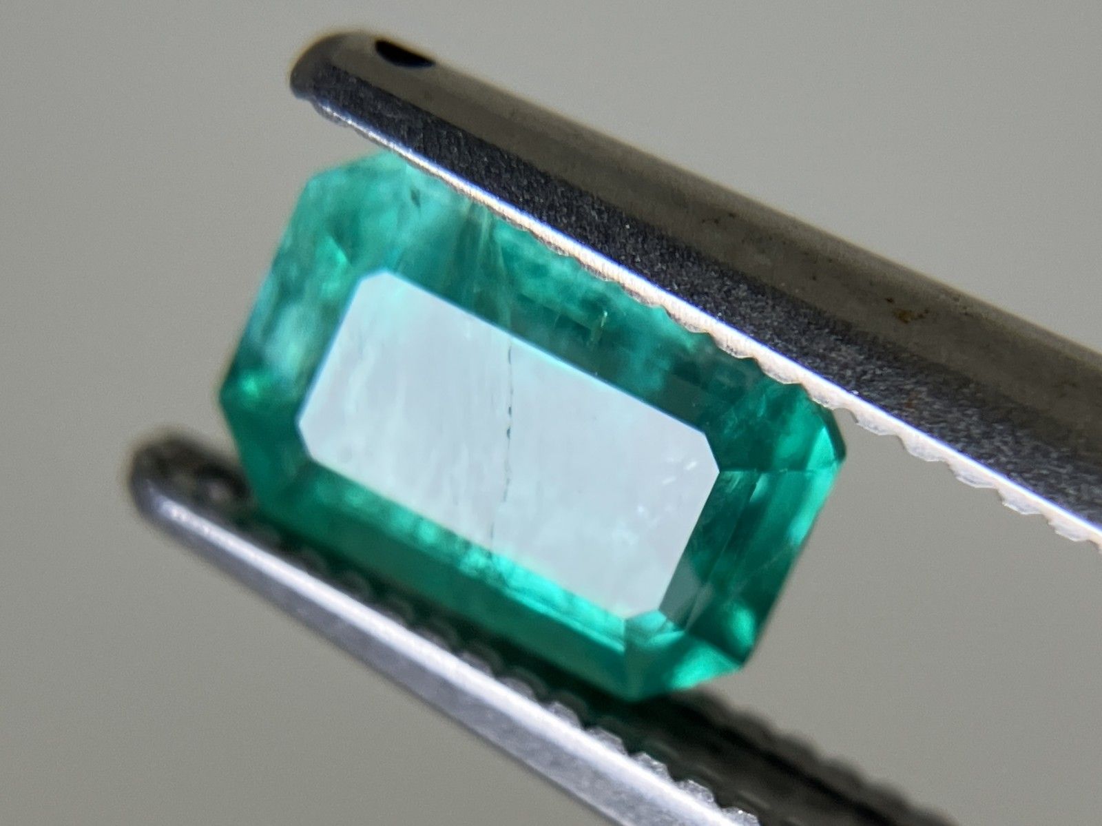 1.018ct 中央宝石ソーティング付き
