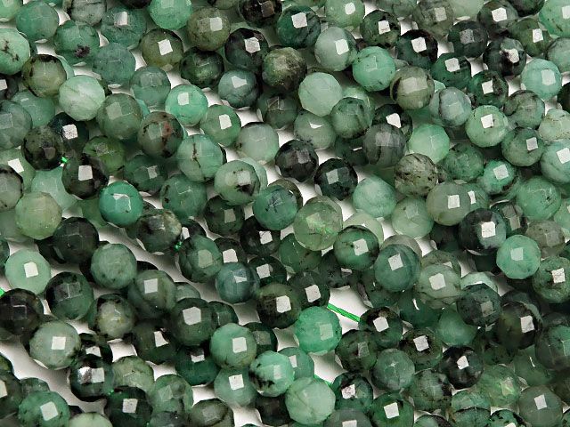 エメラルド 32面カット 丸玉 4mm［プレミアムカット］【1連販売】 / 6-20 EM4MC