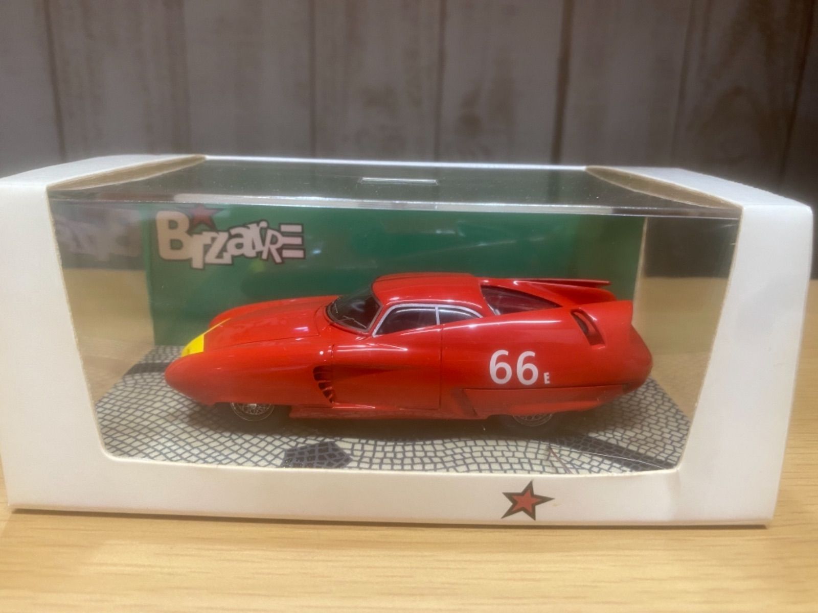 Bizarre（ビザール） 1/43 アルファロメオ BAT 7 ミニカー Bizarre Diecast Alfa Romeo Bat 7 1954 - 1/43 Scale - Free S&H USA