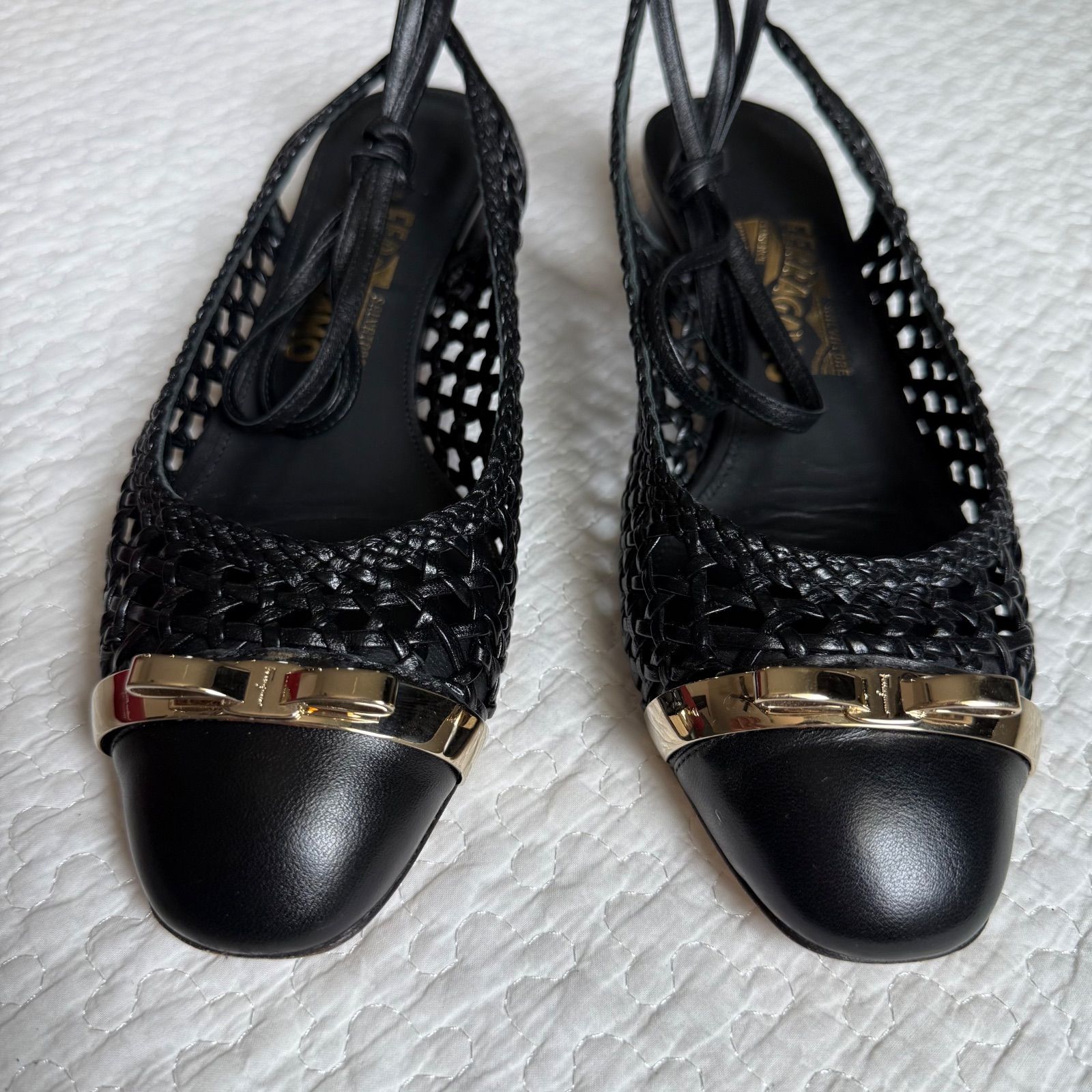 極美品 SalvatoreFerragamo サルヴァトーレフェラガモ ヴァラ