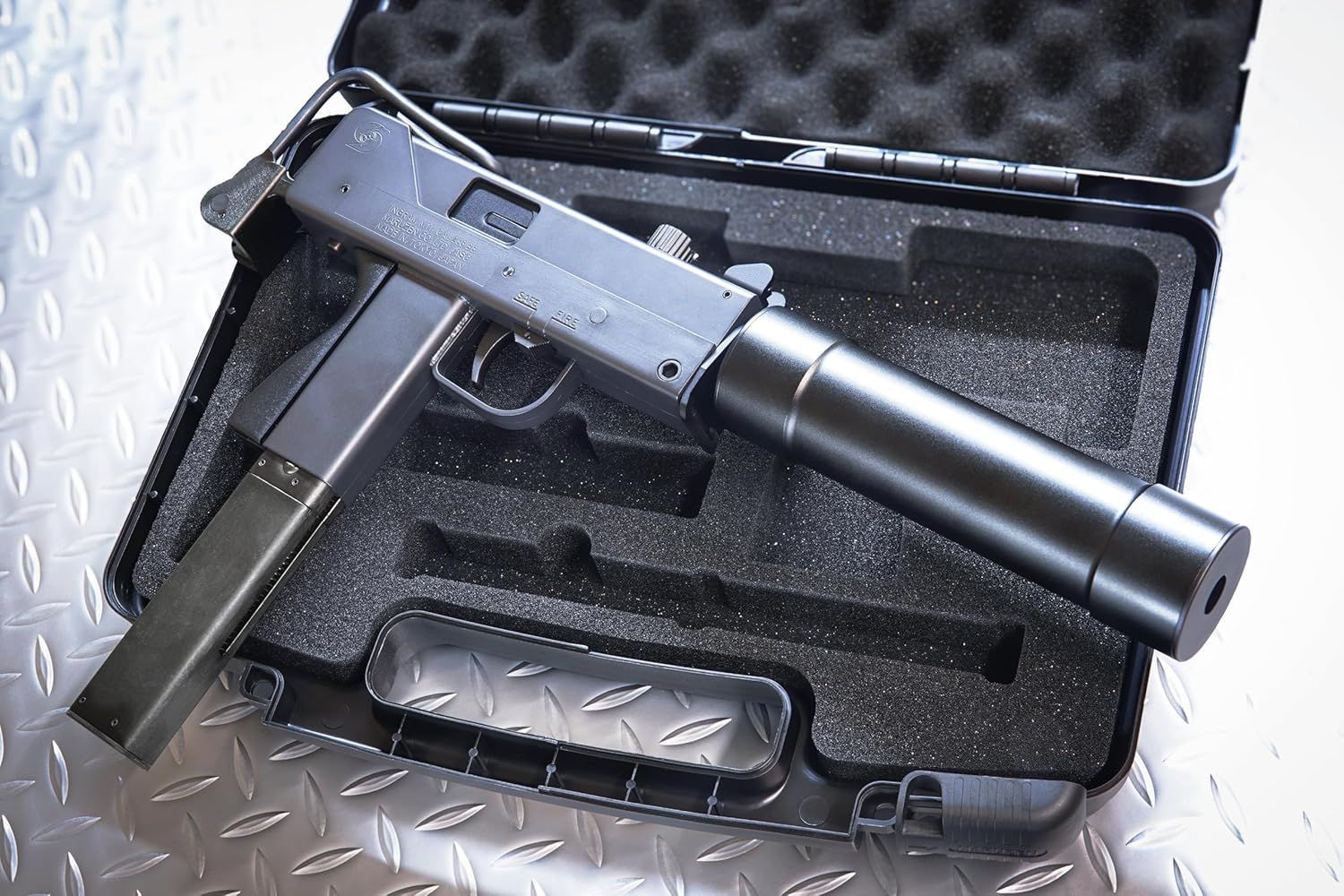 マルゼンM11 CQB サブマシンガン ブラック ケース付き ガスガン マルゼン イングラム M11 サプレッサー＆ガンケース