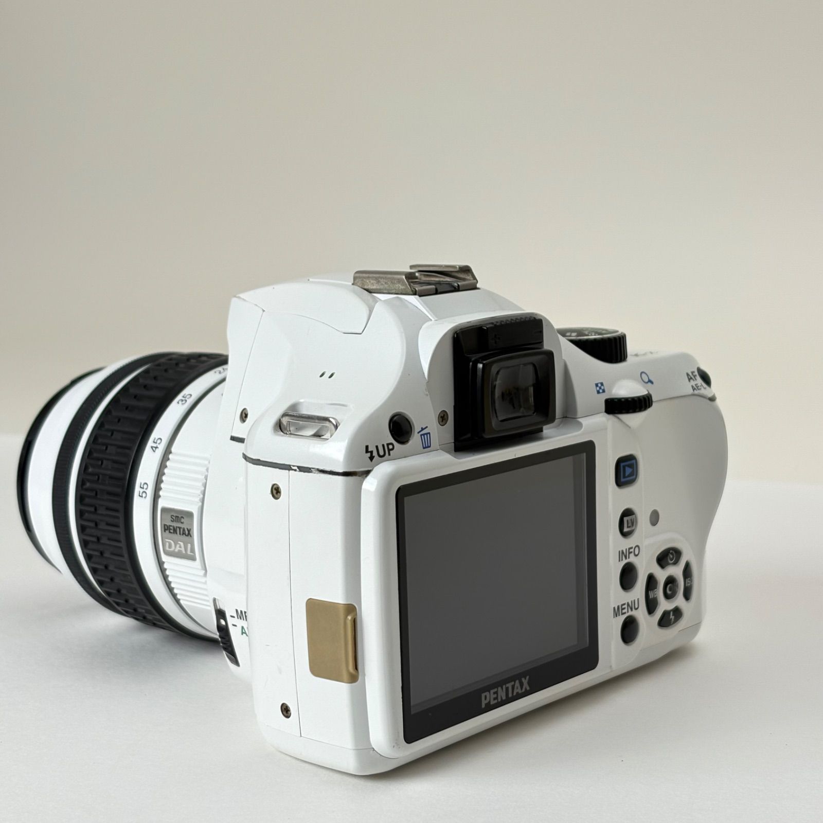 PENTAX K-x 18-55mm 標準レンズセット 白 070 - メルカリ