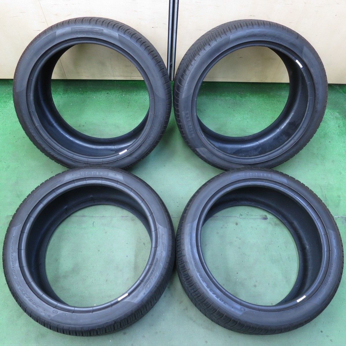 バリ溝 21年 9分 305 35R20 ピレリ PZERO オールシーズン タイヤ 20インチ フェラーリ 等 5092303イノタ