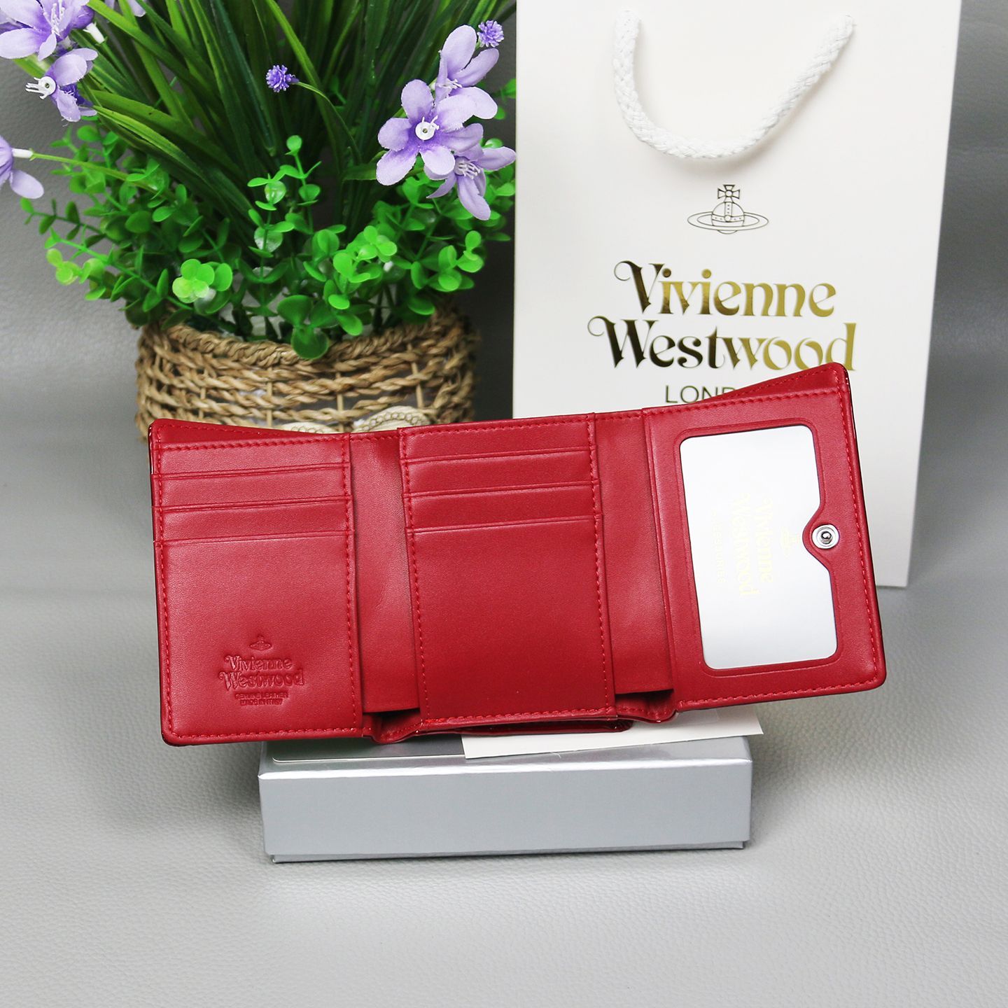 【新品未使用・訳アリ】vivienne Westwood 三つ折り財布 Vivienne Westwood ヴィヴィアンウエストウッド 財布 三つ折り