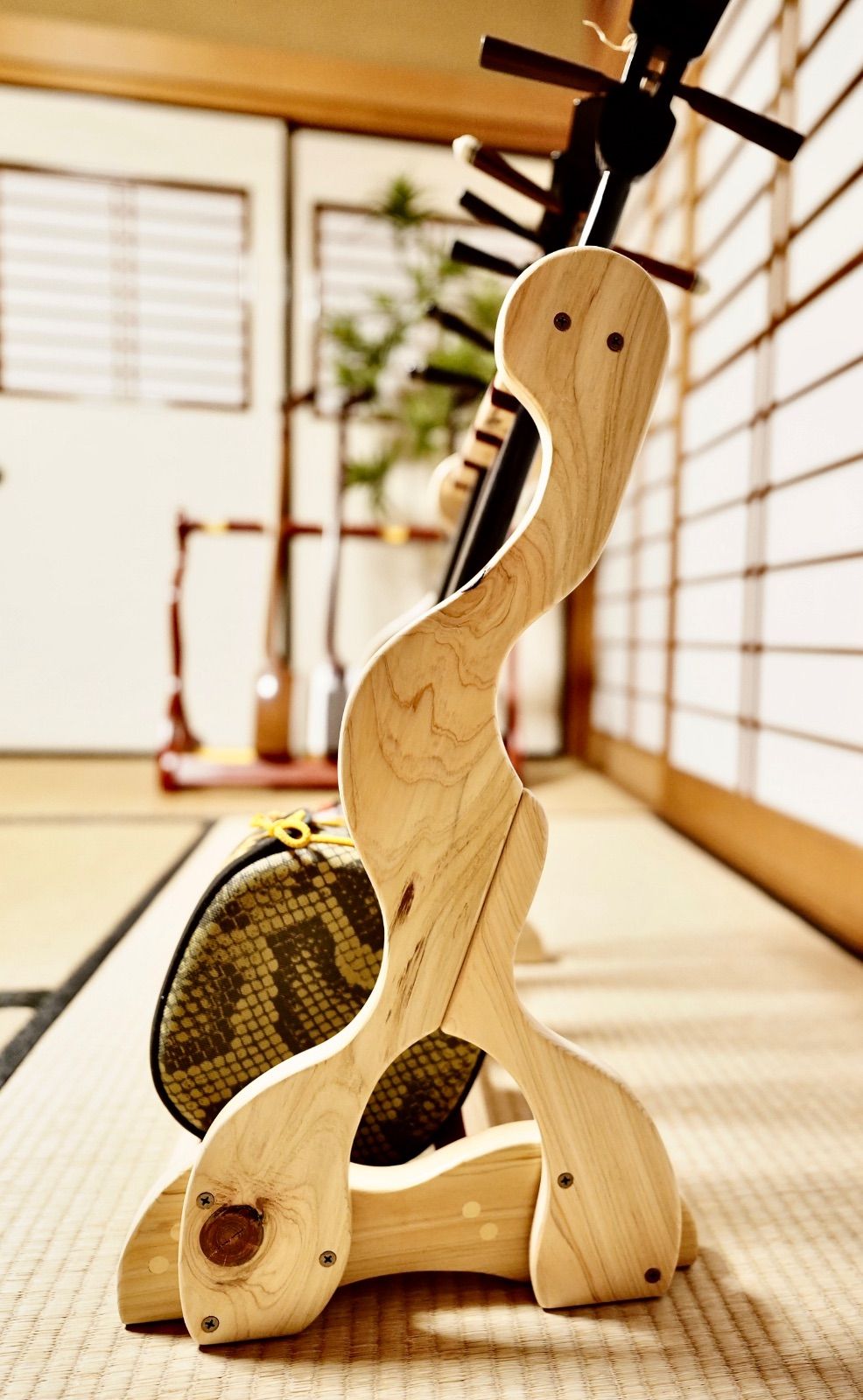 ニス仕上げ