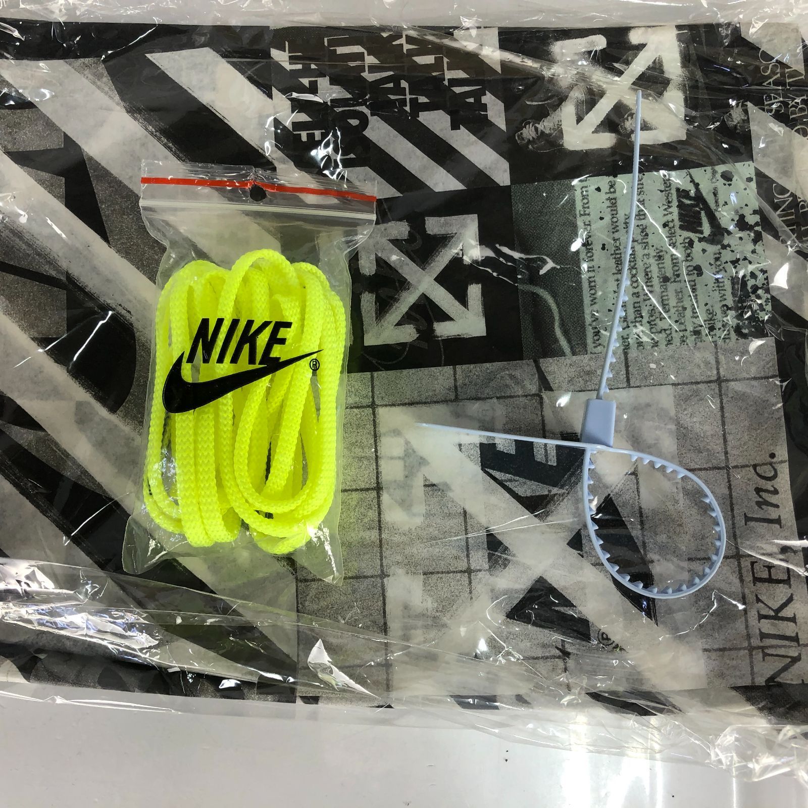 Off-White × Nike Air Force 1 Low 