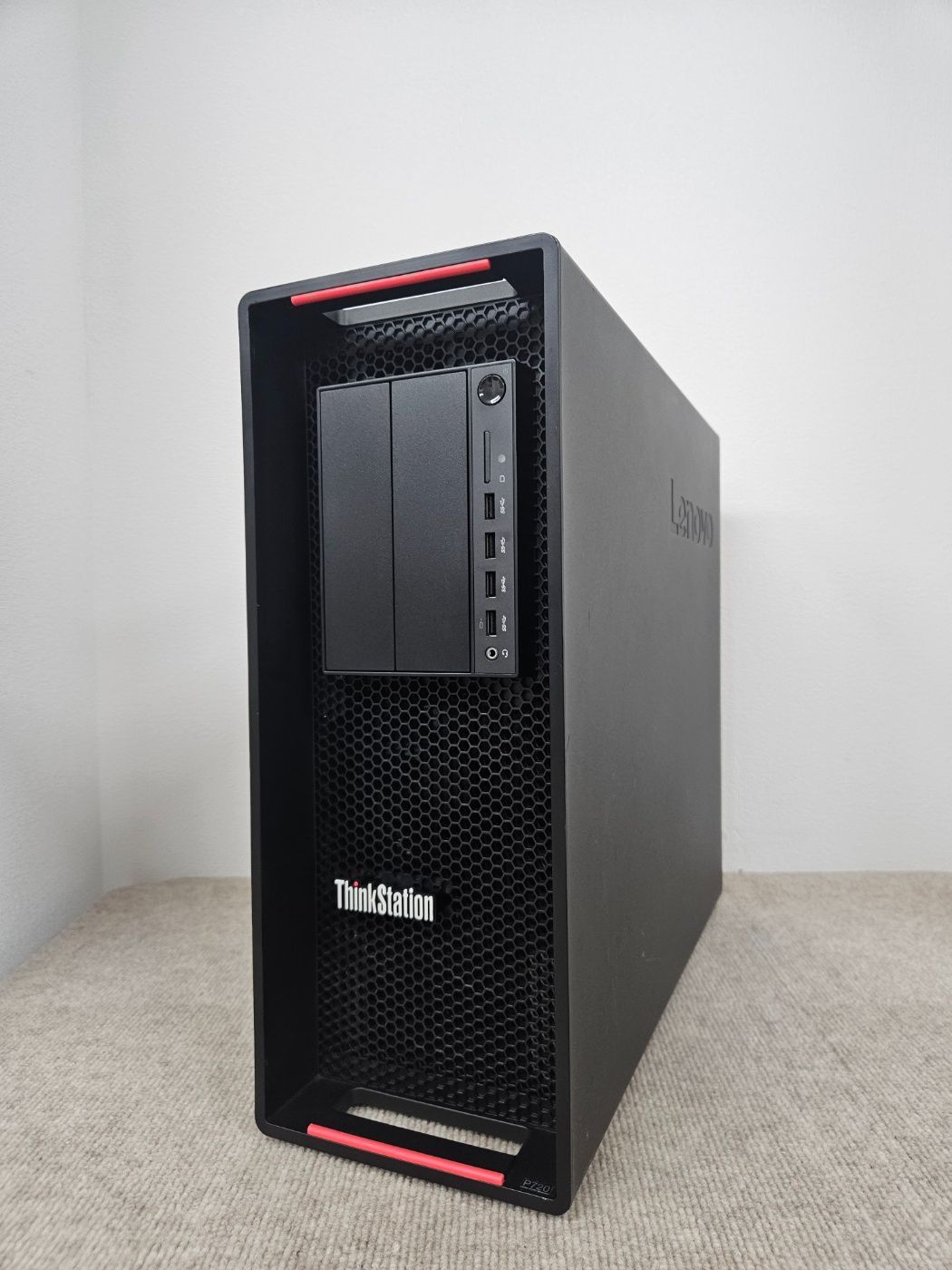 Lenovo ThinkStation P720 ワークステーション 2CPU Xeon Gold