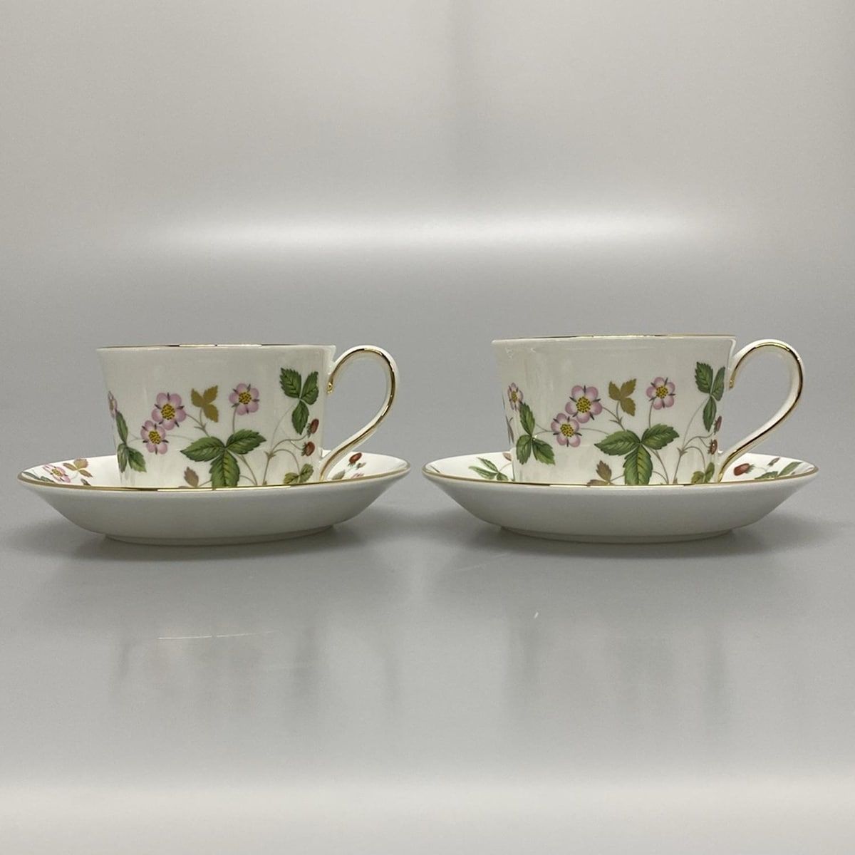WILD STRAWBERRY カップ＆ソーサー4客セットウエッジウッド ワイルド