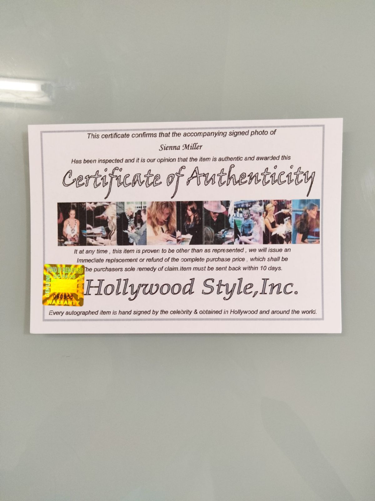 セール中…シエナ・ミラー直筆サイン入り特大写真…G.I.ジョー シエナ・ミラー直筆サイン入り特大写真…G.I.ジョー Sienna
