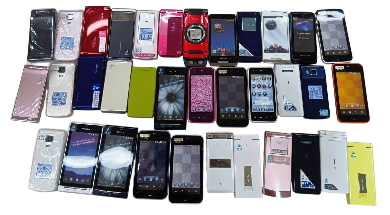 ガラケー　展示品　サンプル品　29台 ガラケー 展示品 サンプル品 29台 ドコモ向けガラケーが大量入荷