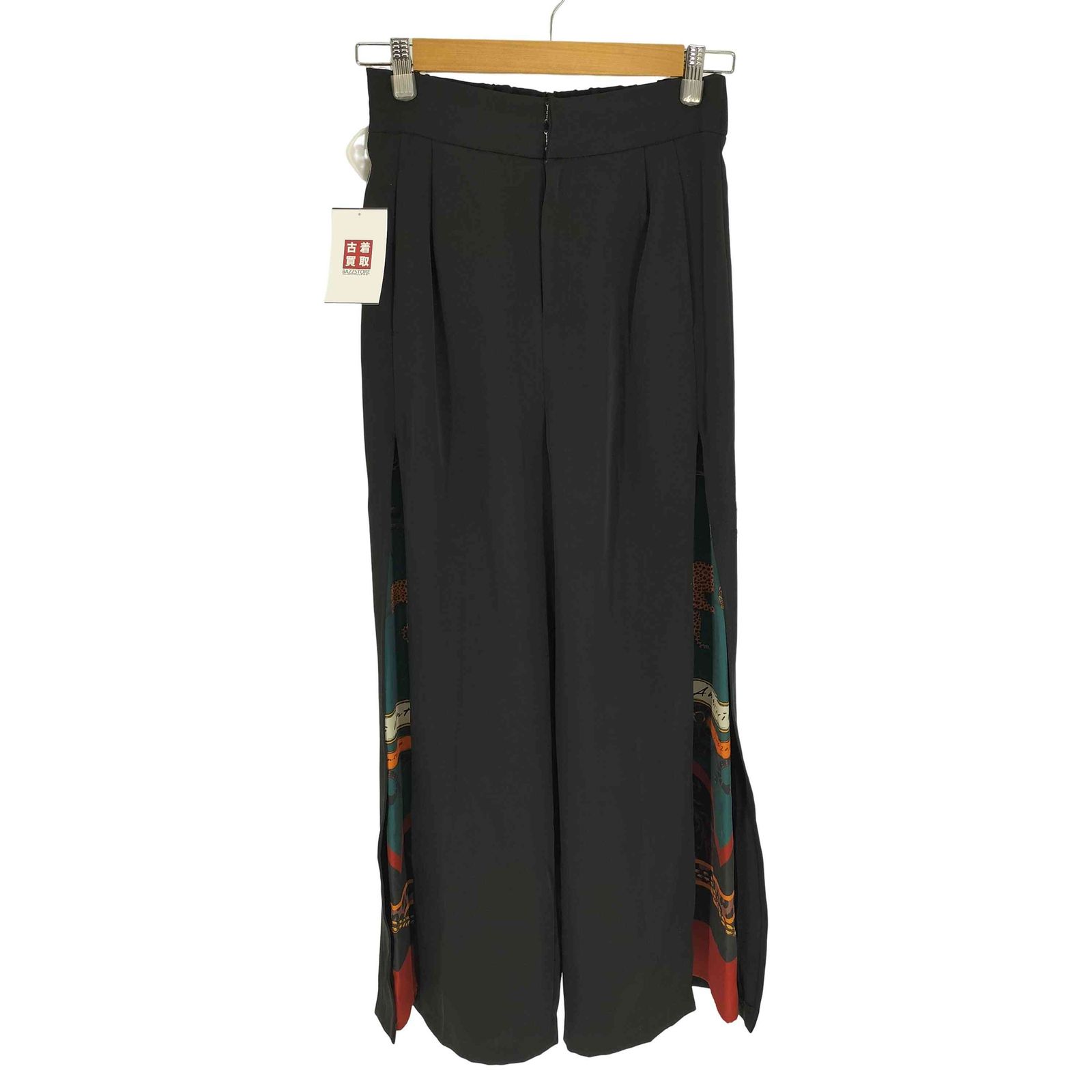 アメリヴィーテージのスカーフ柄トップス アメリヴィーテージのスカーフ柄トップス