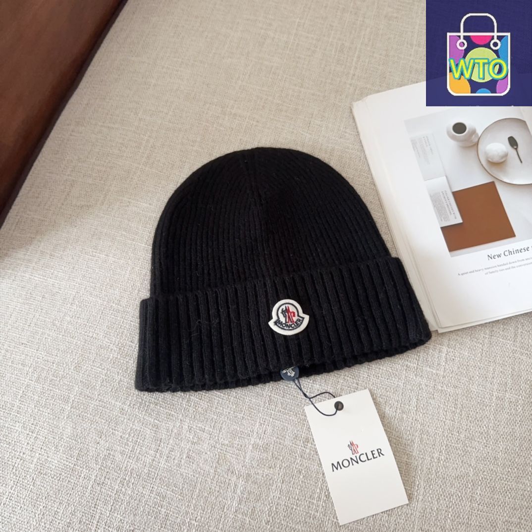 【更にお値下げしました！】MONCLER ブラック ニット帽 新品 MONCLER ブラックニット帽