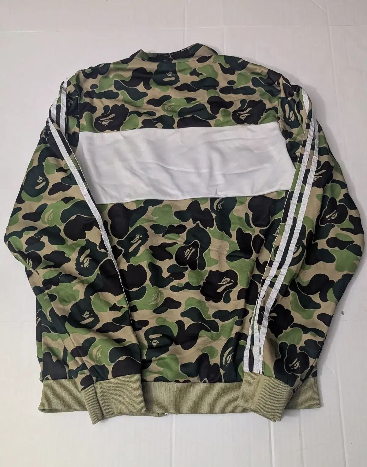 A Bathing Ape x adidas 迷彩ジャケット　サイズm最終価格 A Bathing Ape x adidas 迷彩ジャケット サイズm最終価格 A