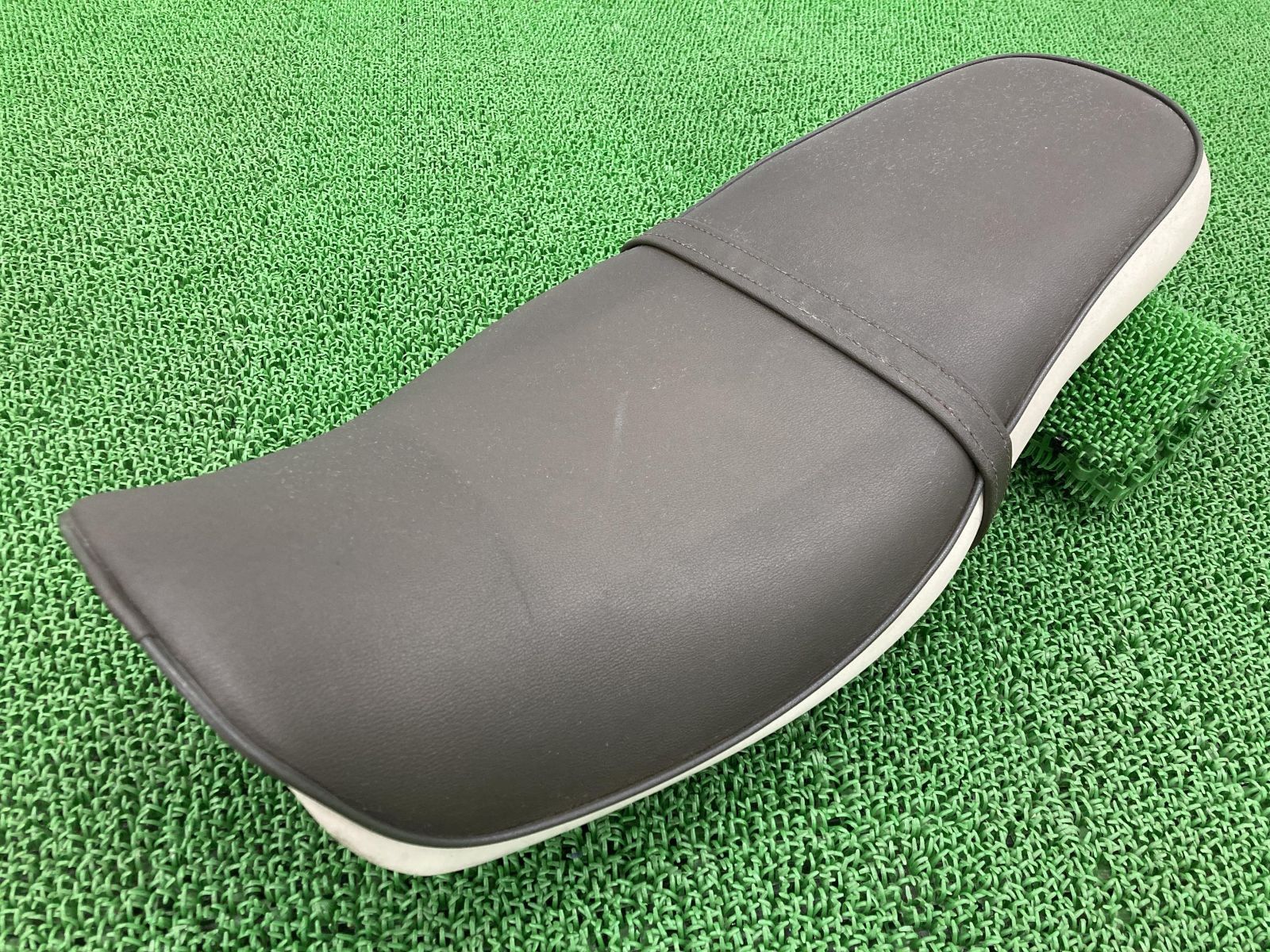 エストレヤRS シート 53001-1784 カワサキ 純正 バイク 部品 BJ250A