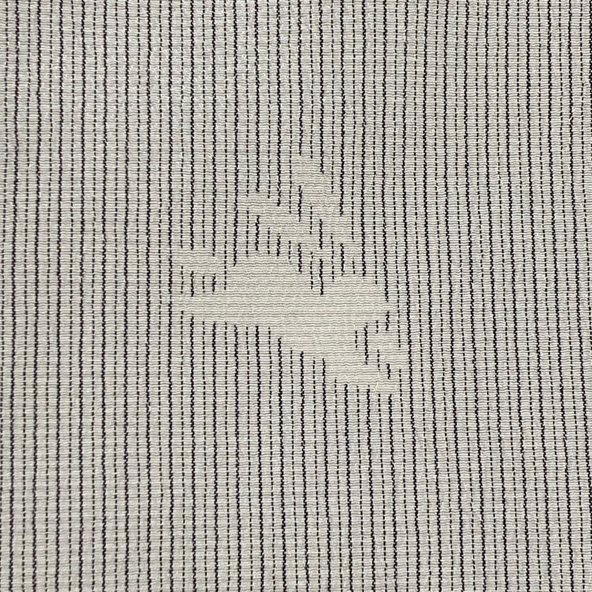 紬 身丈168cm 裄丈66.5cm M 単衣 うさぎ 縦縞 灰白 正絹 名品 【中古  