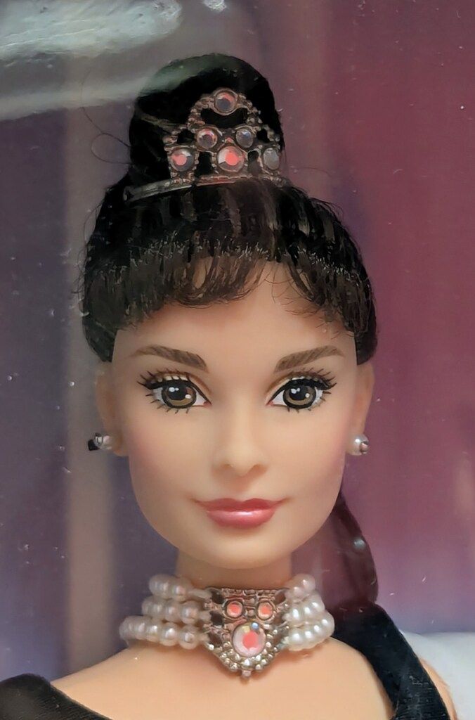 マテル オードリーヘップバーン ティファニーで朝食を ホリー ゴライトリー ブラックドレス