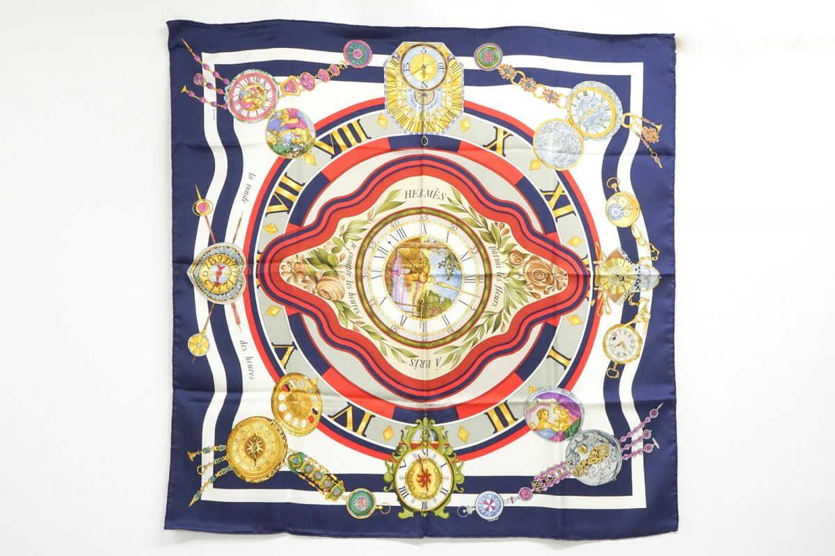 【美品✨️】HERMES LESVOITURESカレ９０スカーフストールショール エルメス カレ90 大判 スカーフ parmi les fleurs je compt 花の