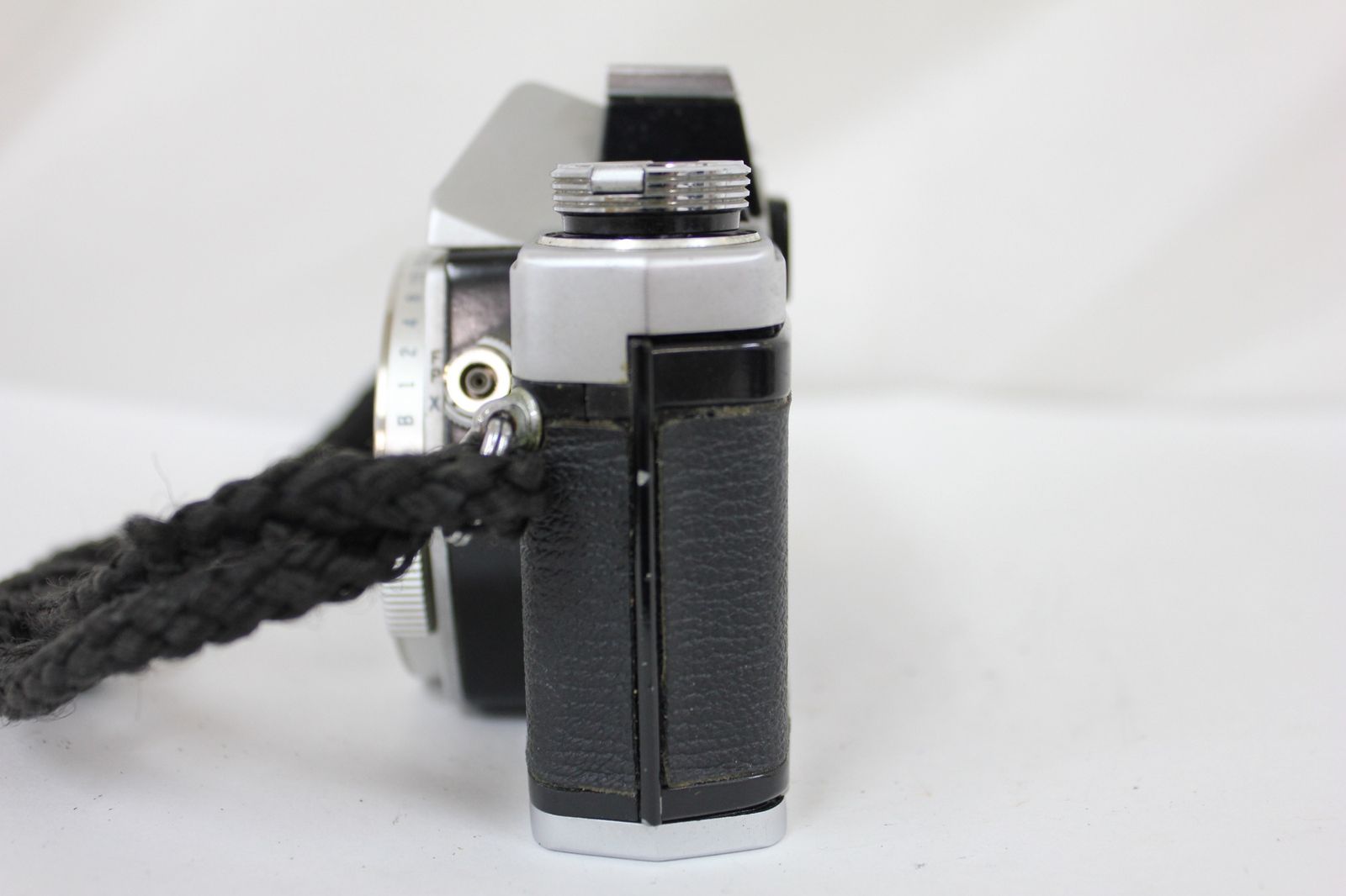 【ケース付き・完動品】オリンパス OLYMPUS OM-1 50mm F1.8 OLYMPUS OM-1 50mm F1.8レンズ付き 動作確認済］OLYMPUS OM-1 50㎜ F1.8