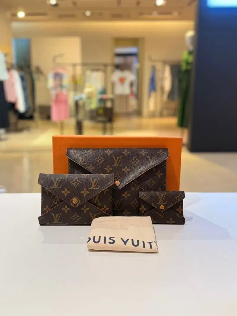 ルイヴィトン キーリング クラッチ M62034