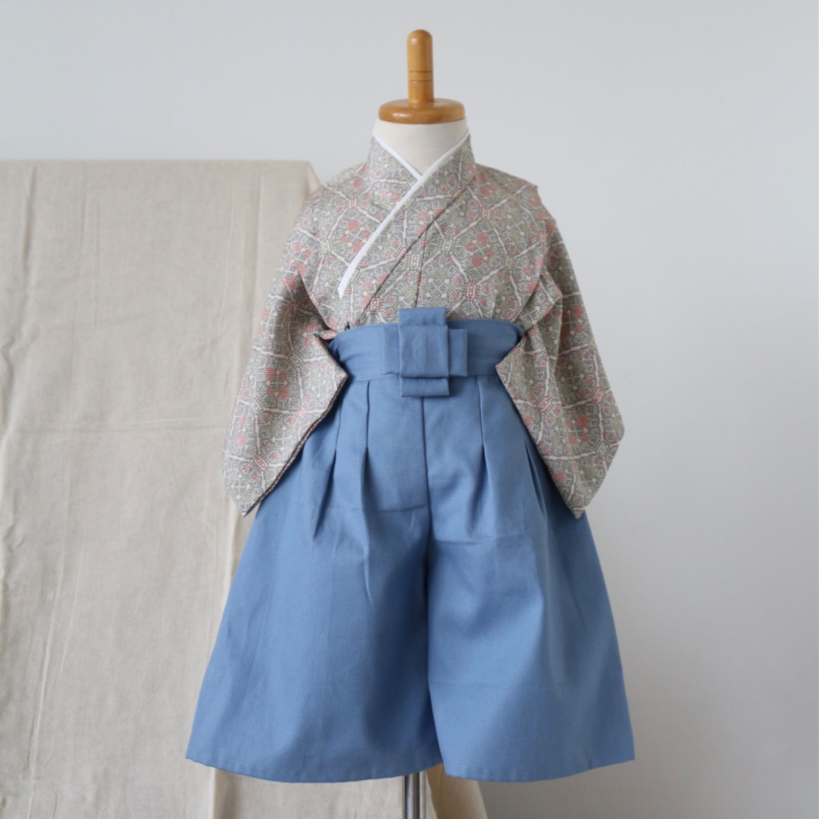 No.550-B 樹脂ポスト⭐レジンピアス⭐雪だるま(ブルー) No.550-B