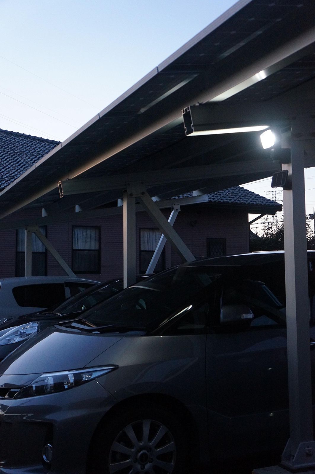 センサーライト 驚異な明るさ1200ルーメン