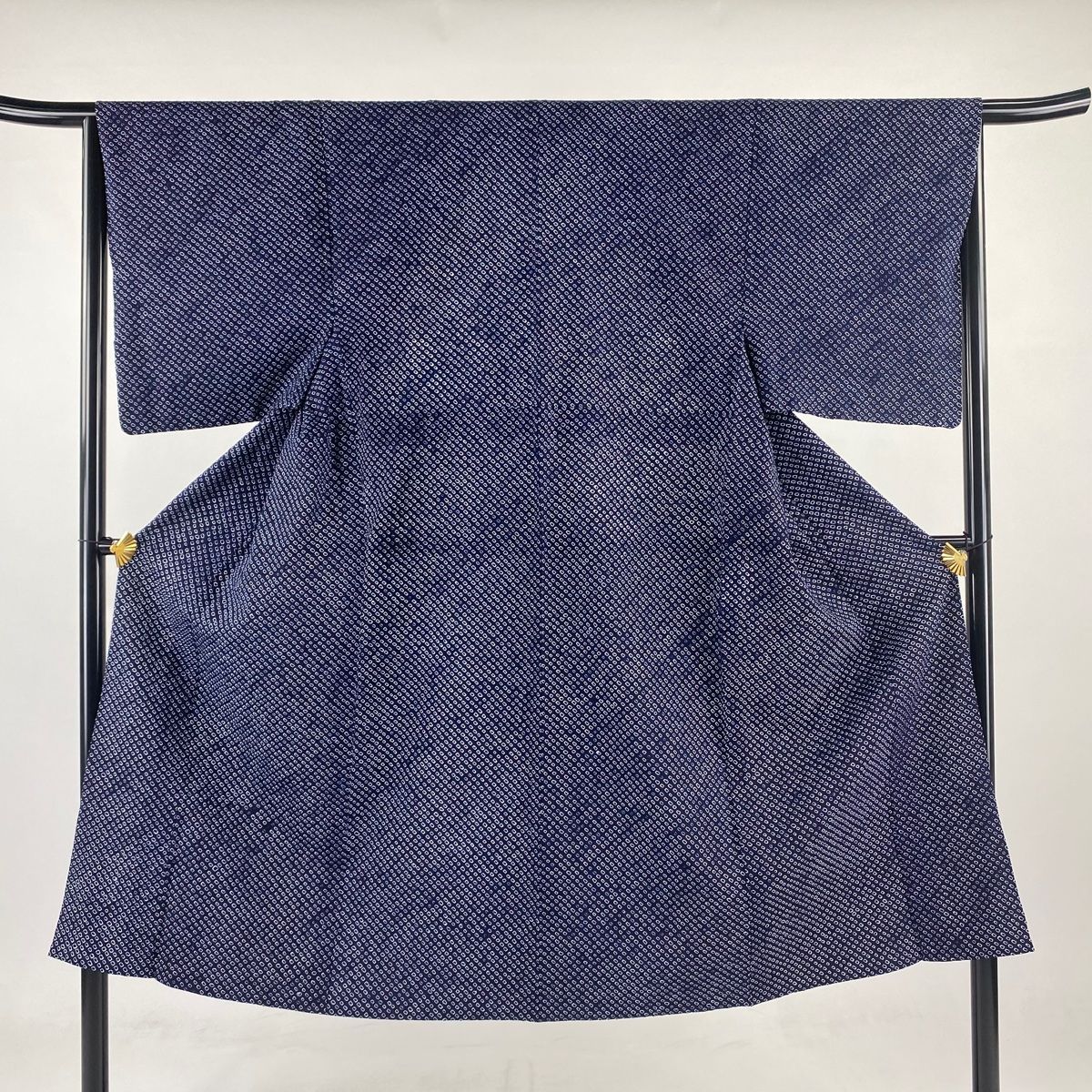 男着物 身丈140.5cm 裄丈65.5cm S 絞り浴衣 幾何学模様 濃紺 綿 名品