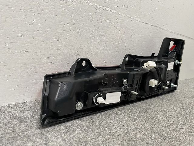 ノア NOAH 90系/MZRA90W/MZRA95W ハイブリッド/ZWR90W/ZWR95W 純正 左
