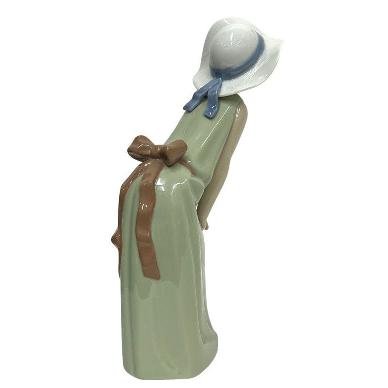 LLADRO リヤドロ 鏡の前で 若草色の少女 フィギュリン △LLADRO リヤドロ 鏡の前で 若草色の少女 フィギュリン - メルカリ