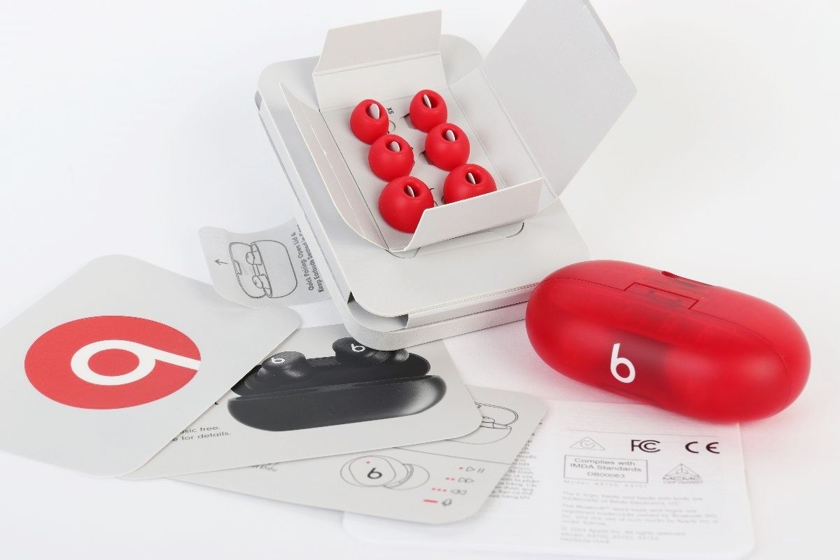 Beats Solo Buds トランスペアレントレッド MUW03PA/A ワイヤレス