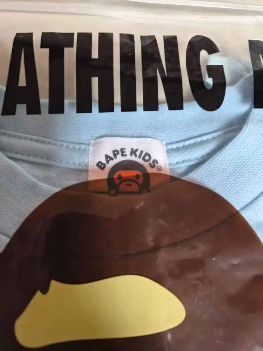 A BATHING APE アベイシングエイプ 正規品 キッズ 120 カレッジ 半袖T 靴下 カラー