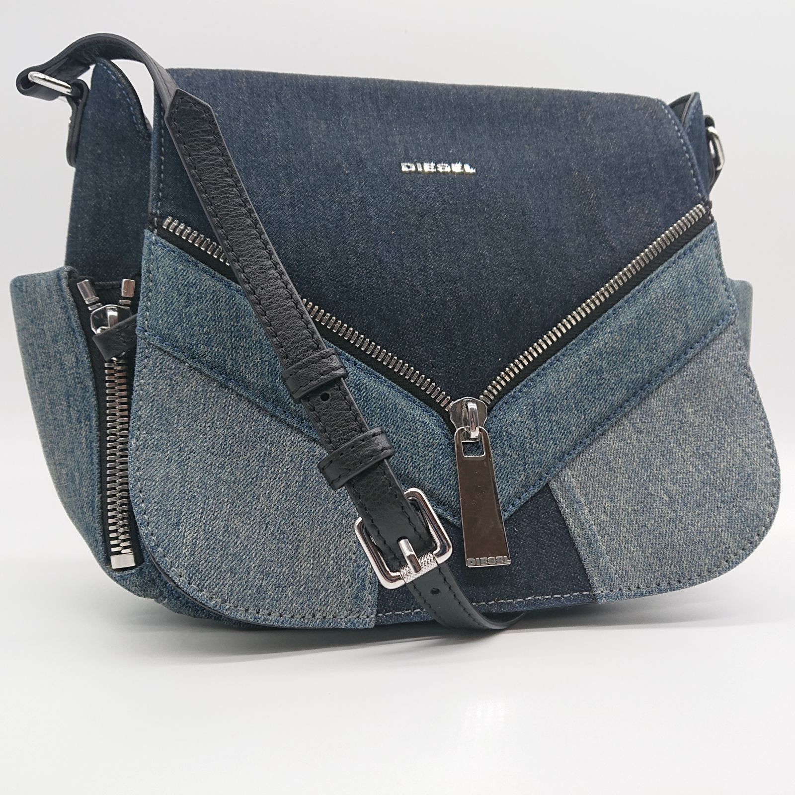 美品 DIESEL ディーゼル ショルダーバッグ メッセンジャーバッグ デニム DIESEL ディーゼル デニムショルダーバッグの商品詳細