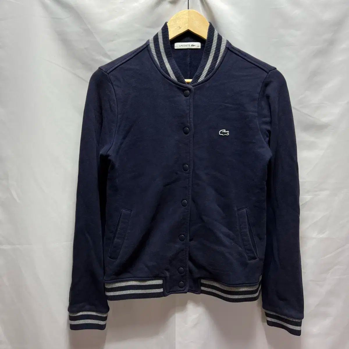 純正品/ 95 LACOSTE(ラコステ) レディース ネイビー スタジャン
